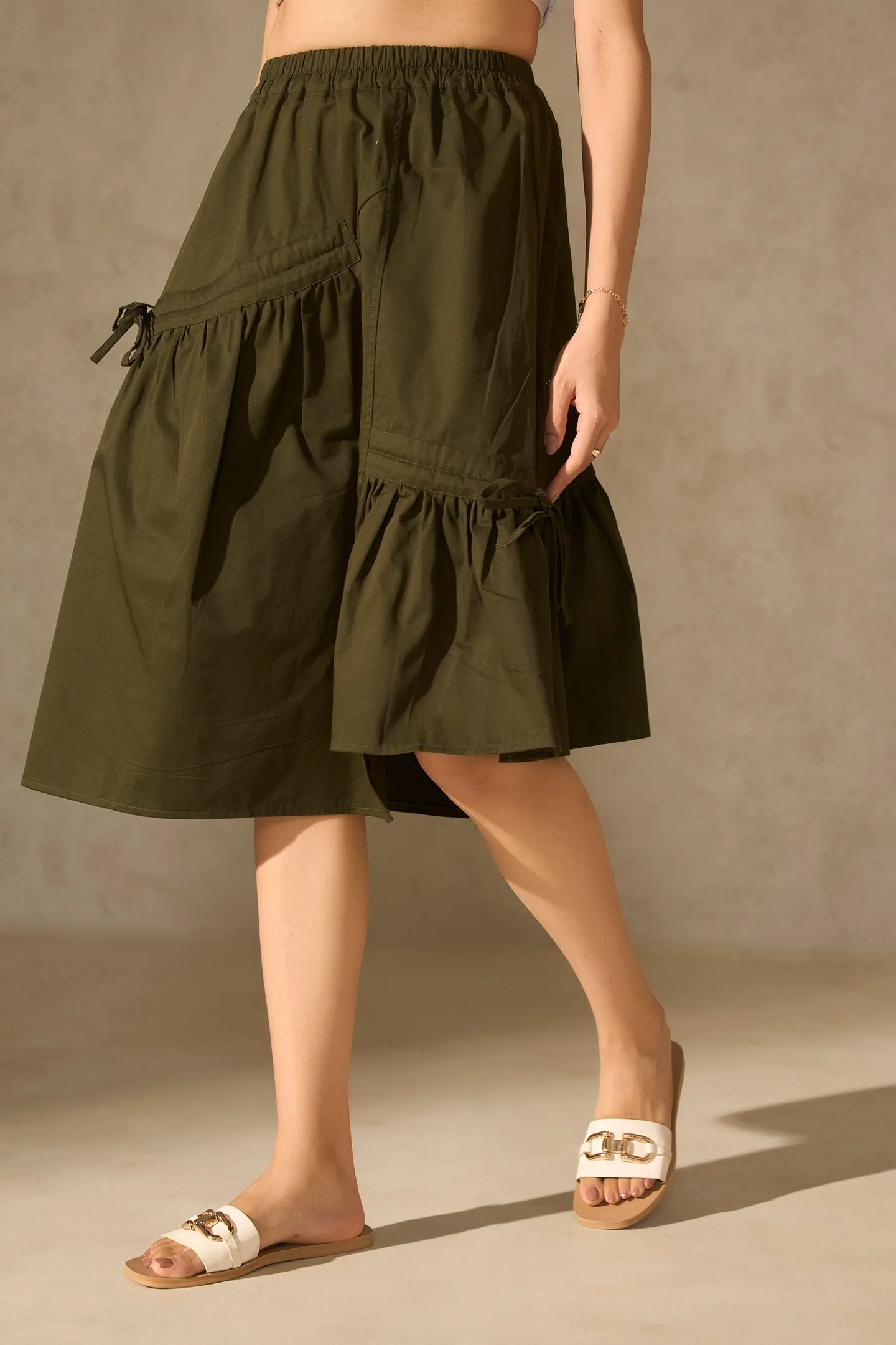 Jaslene|Sleek Midi Skirt With Gather Detailing