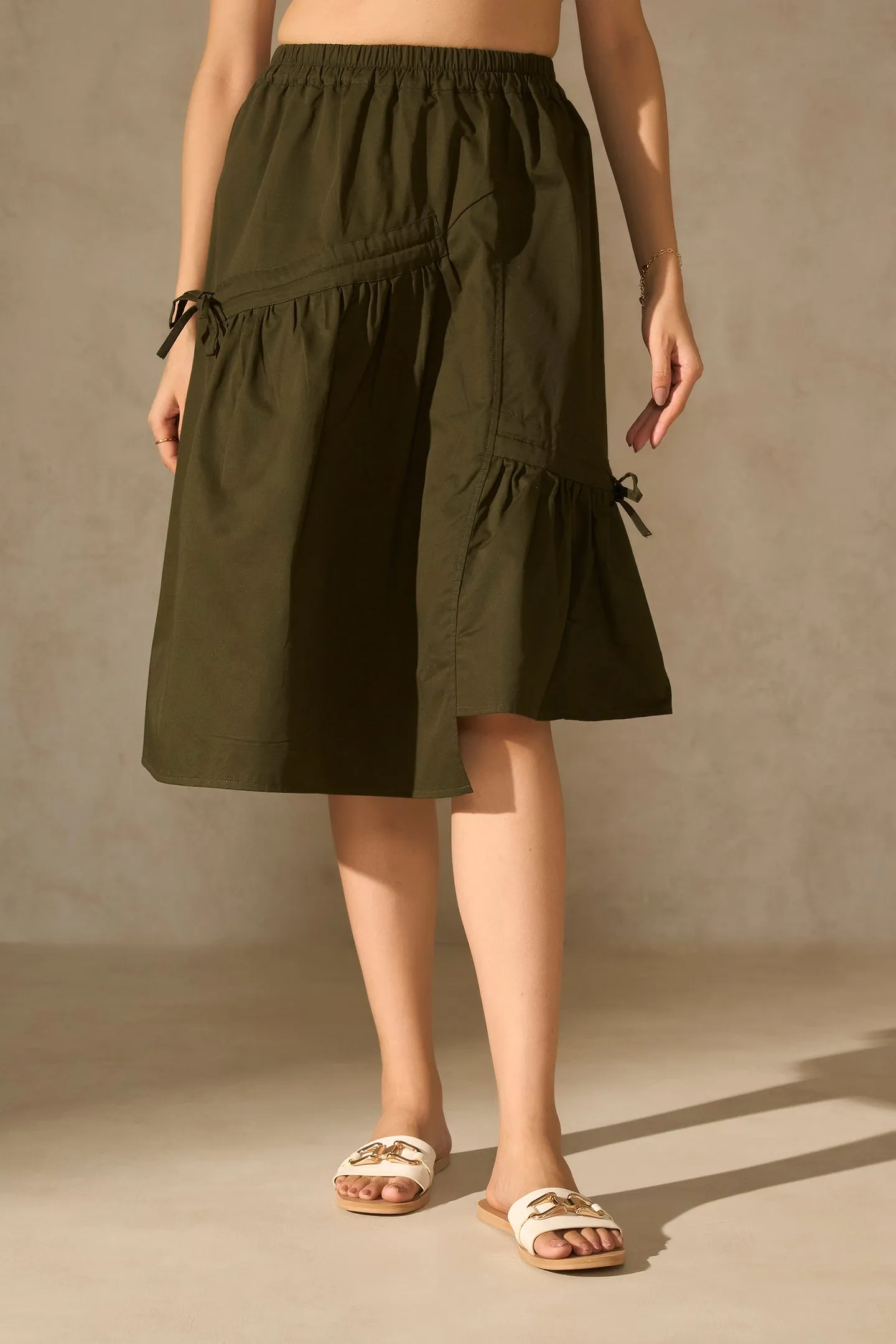 Jaslene|Sleek Midi Skirt With Gather Detailing